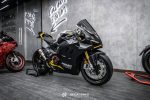 Ducati Panigale V4S tem cơ bản