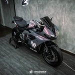 Triumph Daytona dán đổi màu biến sắc