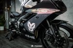 Triumph Daytona dán đổi màu biến sắc - Ảnh 4