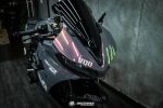 Triumph Daytona dán đổi màu biến sắc - Ảnh 3