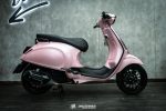 Vespa dán màu hồng mờ